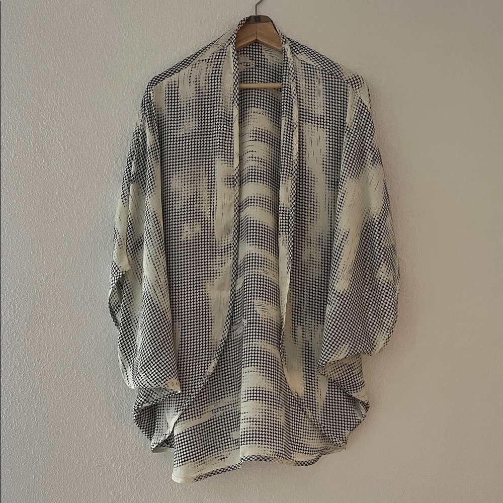 Elegant Black and Cream Women's Shawl